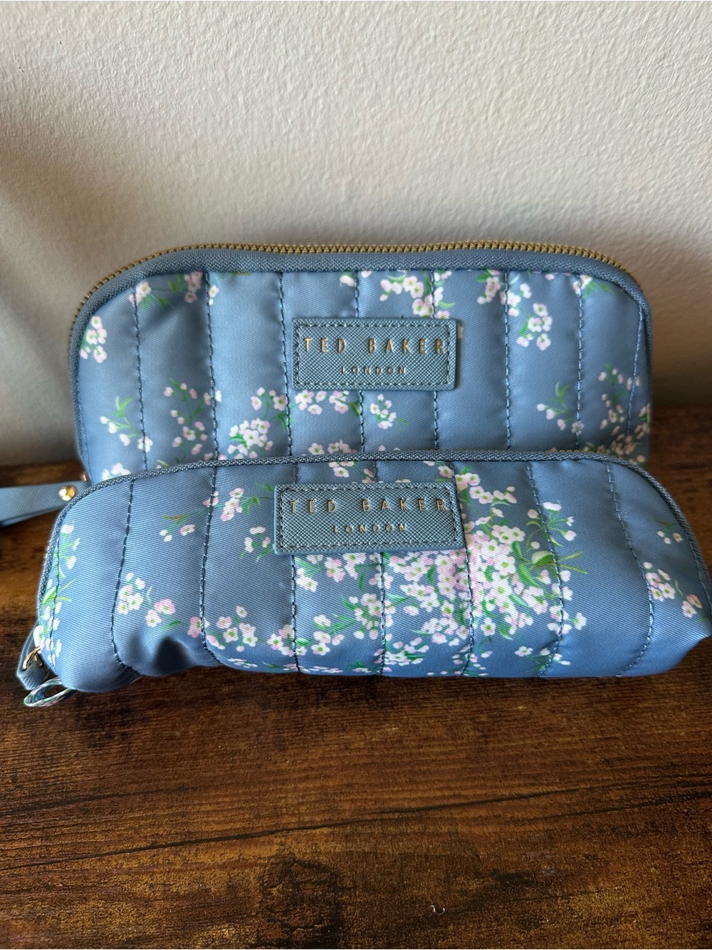 Ted Baker 3 Piece Blue Quilted Floral & Clear Cosmetic Bag Pouches NWT - Picture 6 of 8